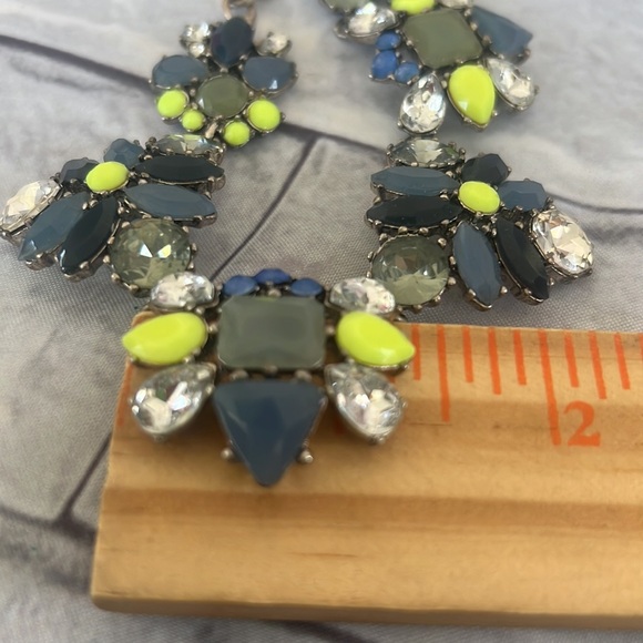 Stella & Dot  radium cluster multi color crystals necklace 18” glows w/UV light - Picture 9 of 10